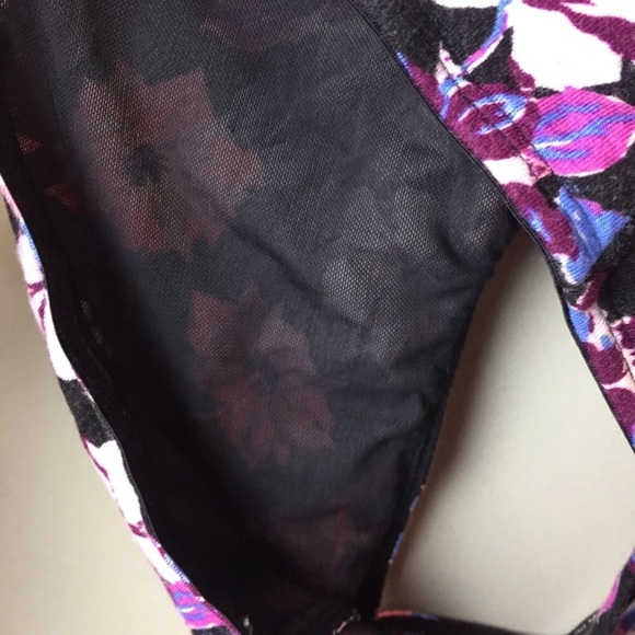 Free People Off Shoulder Floral Print Halter Neck Crop Top Size Medium - Picture 8 of 9